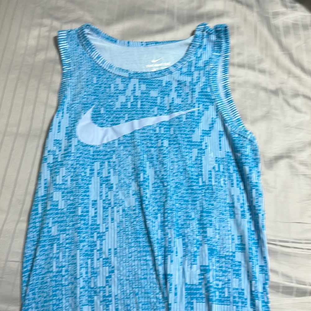 Nike Dri-Fit Tank-top Size Medium Cyan Color